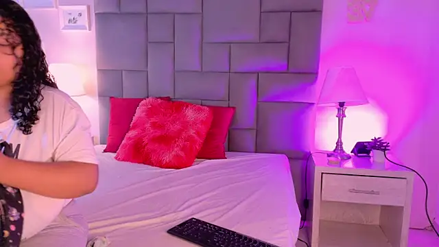 KITY HILL online show from September 30, 5:24 am