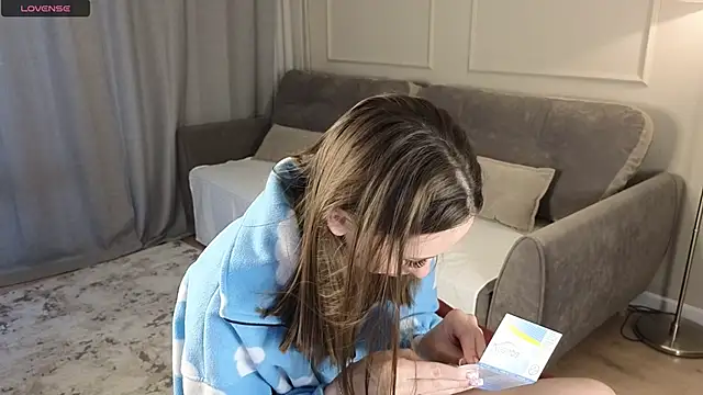 cutienaughtygirl online show from November 28, 8:17 am