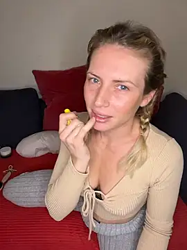 StellaWeb online show from November 21, 6:43 pm