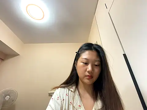 xena0501 online show from September 22, 10:03 am