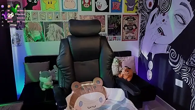 Yuhwan  online show from November 10, 8:26 pm