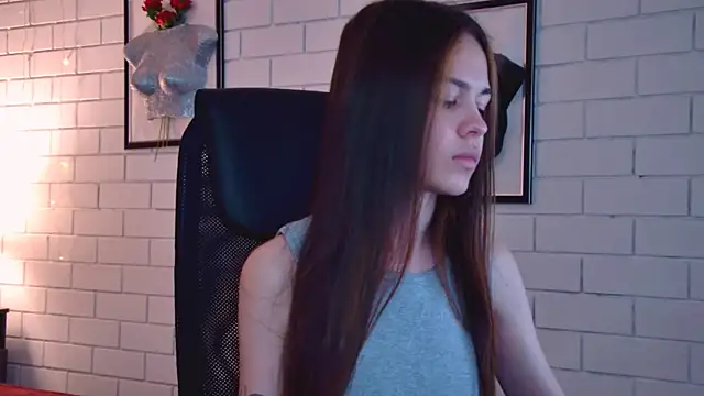 UliaNeer online show from April 13, 8:04 am