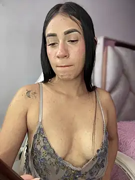 isabela l online show from June 7, 9:32 pm
