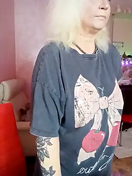 SquirtMilf00 online show from February 1, 2:32 am