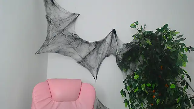 Erika bestboobs online show from November 3, 9:30 pm