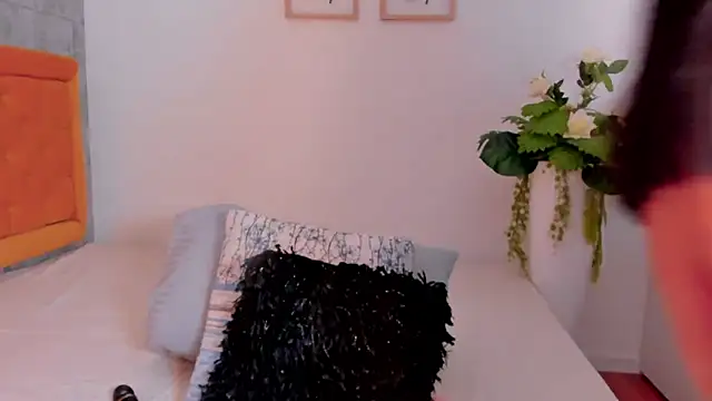 EmilyyRamirez online show from September 25, 1:10 pm