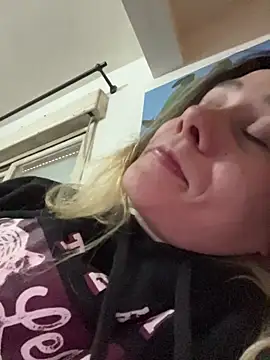 blond-96 online show from November 8, 9:31 pm