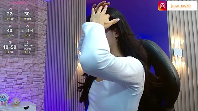 juno tay online show from November 26, 11:44 am