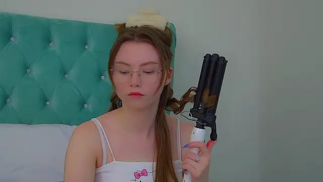 KeiraAsti online show from October 3, 6:57 pm