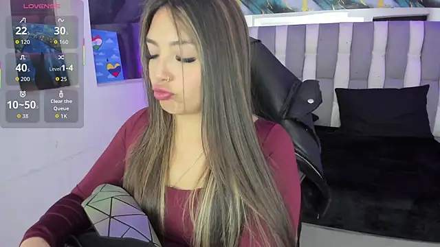 Adaara Rey online show from February 13, 8:10 pm