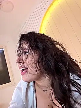 aisha duque online show from March 5, 9:21 pm