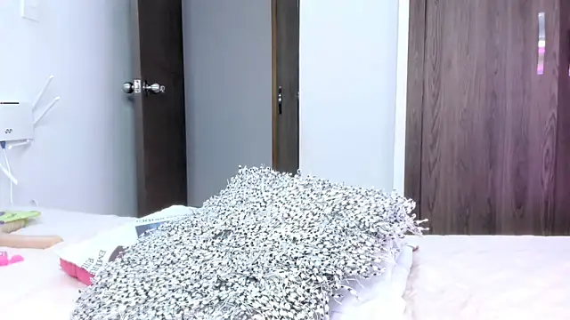 candy hot999 online show from April 16, 11:07 pm