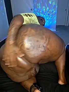 Thickkemzz41 online show from October 10, 11:31 pm