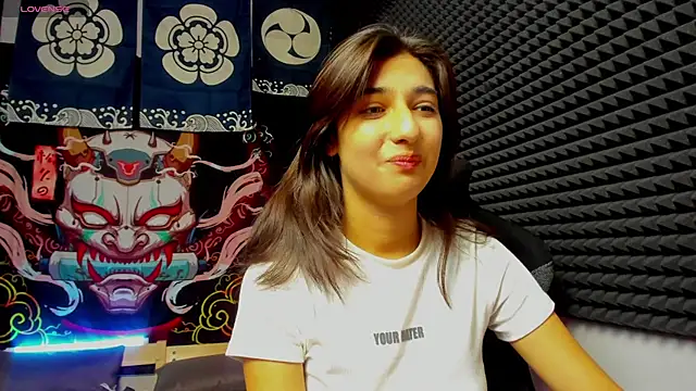 Elfy Rare  online show from October 23, 10:43 am