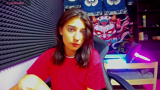 Elfy Rare  online show from September 10, 3:01 pm