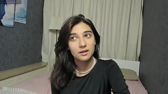 Elfy Rare  online show from September 19, 8:52 pm