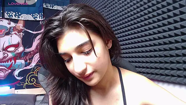 Elfy Rare  online show from November 5, 2:44 pm