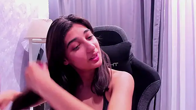 Elfy Rare  online show from November 2, 3:04 pm