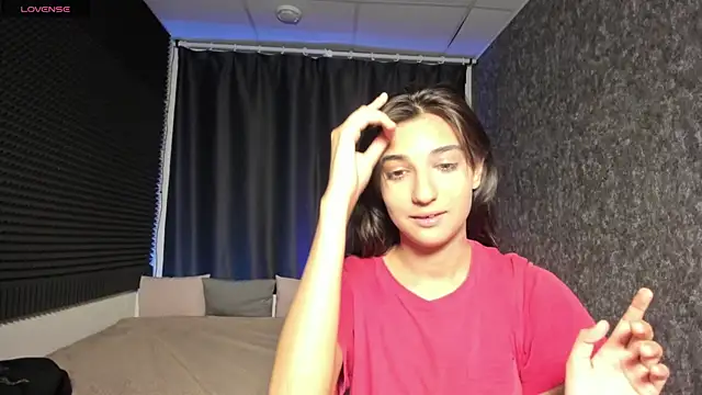 Elfy Rare  online show from September 29, 3:28 pm