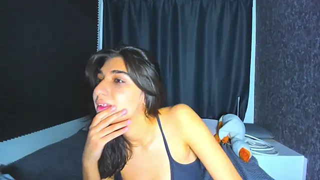 Elfy Rare  online show from November 27, 8:45 pm