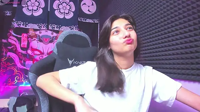 Elfy Rare  online show from November 1, 2:32 pm