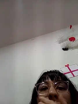 lareinalareinadelanal online show from December 22, 12:52 pm