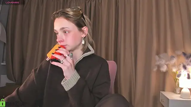 Naomi   Rias online show from October 12, 11:51 pm