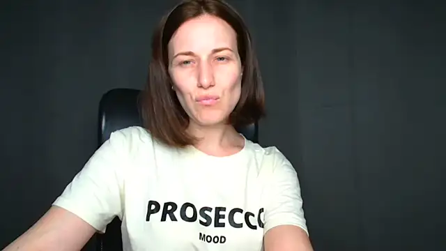 Kelly Kisss online show from May 31, 8:09 am