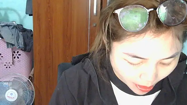 Uhem112 online show from October 23, 3:45 am