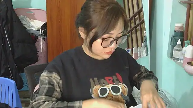 Uhem112 online show from November 17, 1:34 pm