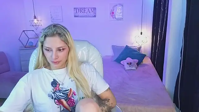 Jennaa Cooper online show from December 13, 9:32 pm