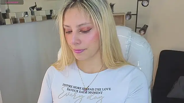 Jennaa Cooper online show from January 10, 2:00 pm