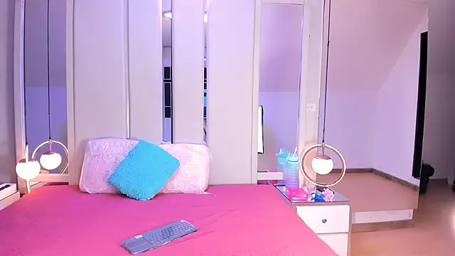 EmmaWilliam1 online show from September 30, 5:46 am