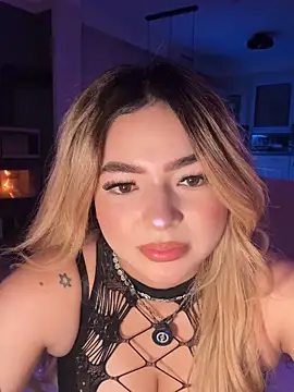 OriannaFox online show from December 17, 9:30 pm