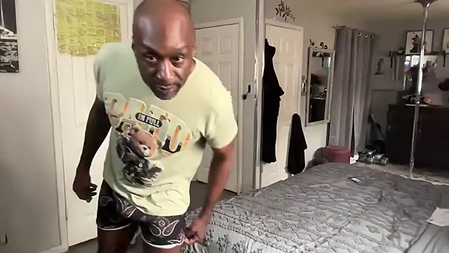 sexyred77713 online show from February 20, 9:15 pm