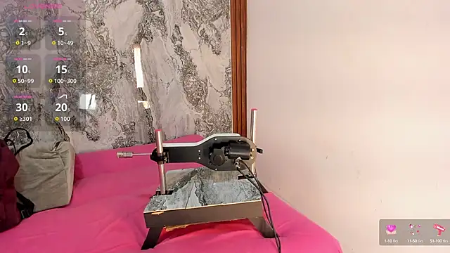 MiiaaCollinss online show from September 23, 2:37 pm