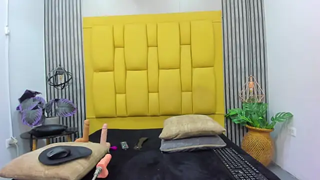 bryonycutee online show from October 27, 2:01 pm