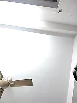 Your-Kitkat online show from October 12, 1:35 pm