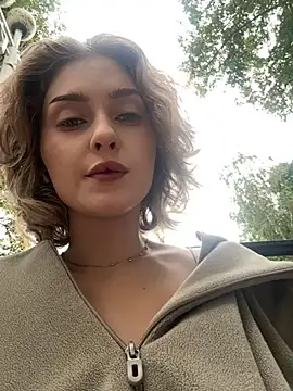 KellyKeler online show from September 18, 12:47 pm