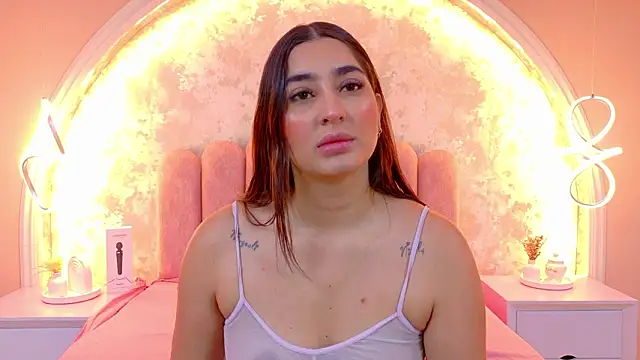 JasmineRhodes online show from February 16, 1:22 pm