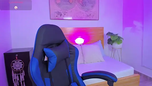 kitty sweeety  online show from March 31, 2:50 pm