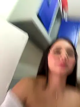 Michelle Zoe online show from September 14, 6:06 pm