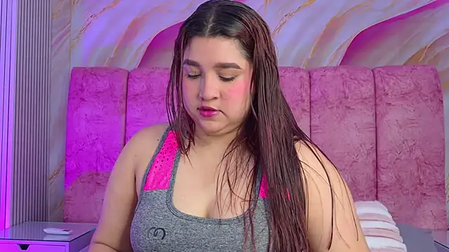 emmacurvy online show from April 9, 3:20 am