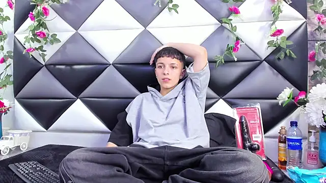 Megan Thompson  online show from September 27, 3:14 am