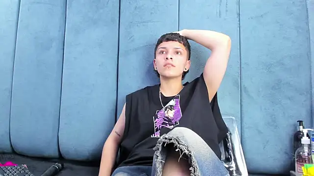 Megan Thompson  online show from February 11, 2:15 am