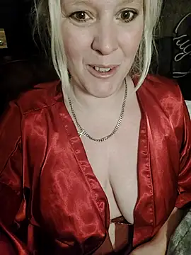 Bouncy-Bella28X online show from November 1, 8:40 am