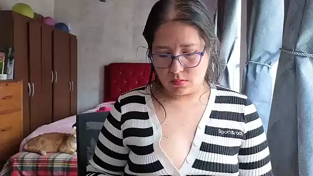 scarlett widow  online show from March 13, 5:14 pm