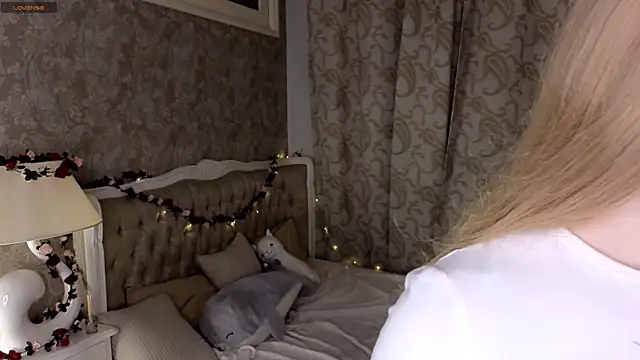 Emma Frosty online show from September 21, 6:39 pm