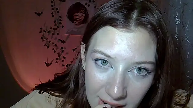 Lily Ember online show from October 28, 10:14 pm