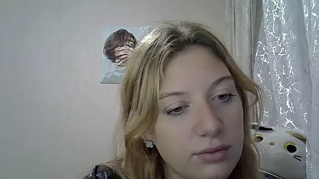 Lily Ember online show from October 5, 7:30 pm